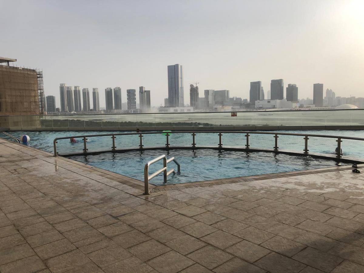 Large Size One Bedroom Apartment With Sea View Abu Dhabi Exterior photo